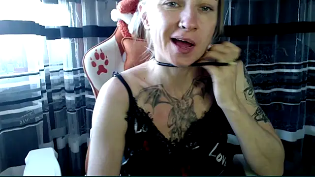 Snapshot of cold_lollipop chatting on May 2026 06:08:01 AM cold lollipop online show from May 2026 06:08:01 AM
