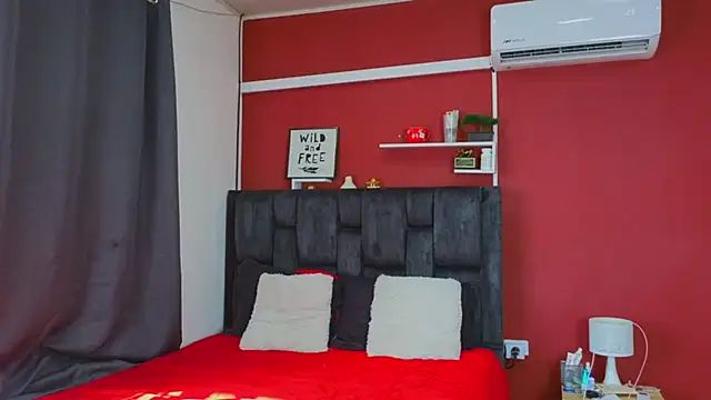 Snapshot of FelipeAndMarcello3 chatting on January 2025 08:37:02 PM FelipeAndMarcello3 online show from January 2025 08:37:02 PM