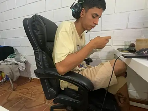 Max TheHorseDick online show from February 2026 09:22:01 PM