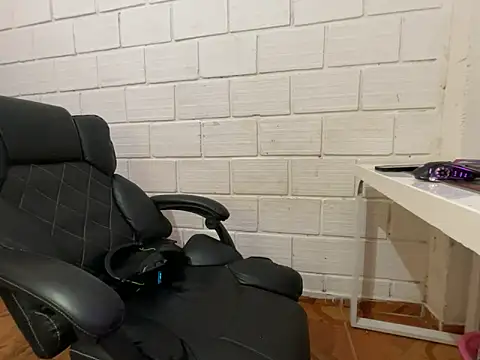 Max TheHorseDick online show from March 2026 04:49:02 AM