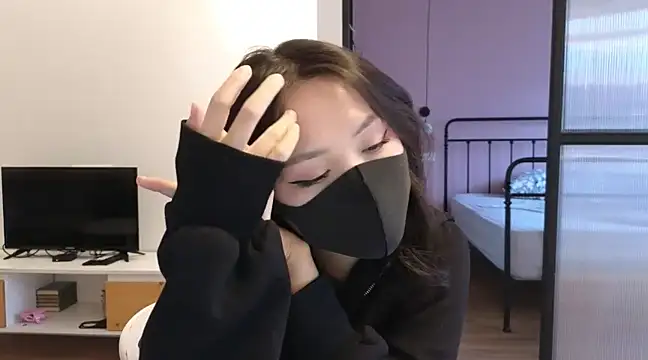 Snapshot of TammiLou chatting on February 2025 01:44:01 PM TammiLou online show from February 2025 01:44:01 PM