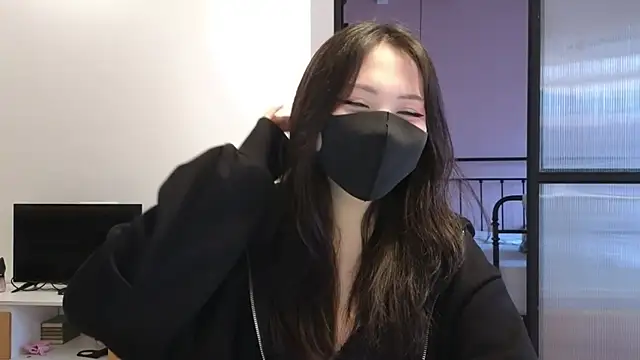 Snapshot of TammiLou chatting on February 2025 04:32:02 AM TammiLou online show from February 2025 04:32:02 AM