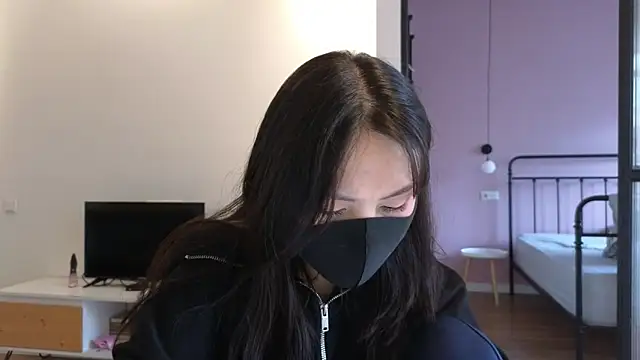 Snapshot of TammiLou chatting on February 2025 01:05:01 PM TammiLou online show from February 2025 01:05:01 PM