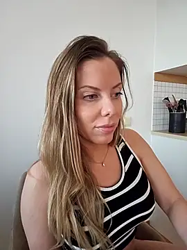 Snapshot of novaforyou1 chatting on March 2025 04:33:02 PM novaforyou1 online show from March 2025 04:33:02 PM