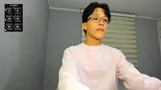 Snapshot of tom_Howard chatting on March 2026 05:44:01 AM tom Howard online show from March 2026 05:44:01 AM