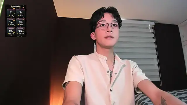 Snapshot of tom_Howard chatting on March 2026 10:09:01 PM tom Howard online show from March 2026 10:09:01 PM