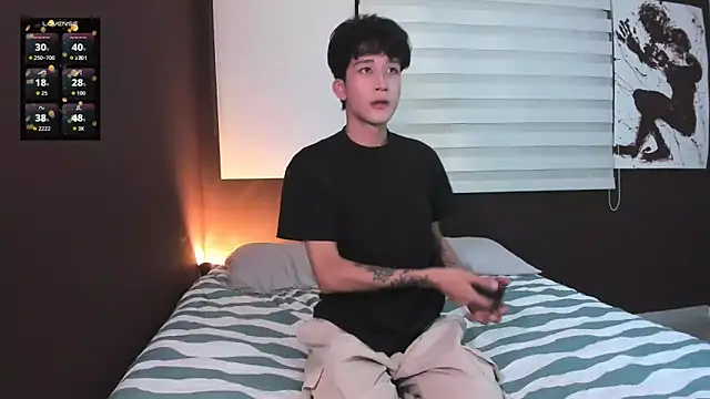 Snapshot of tom_Howard chatting on April 2026 01:50:01 AM tom Howard online show from April 2026 01:50:01 AM