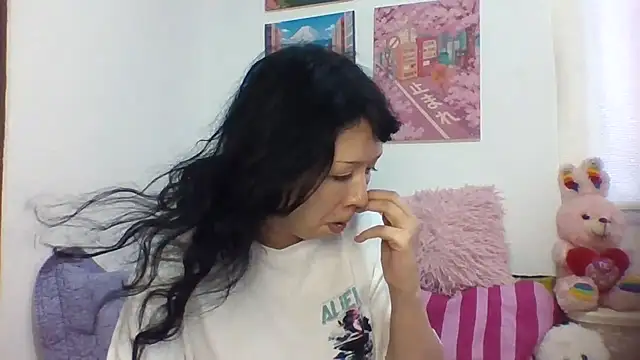 Snapshot of Haru_Queenn chatting on September 2025 09:26:02 PM Haru Queenn online show from September 2025 09:26:02 PM