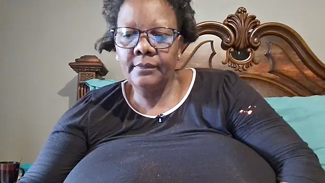 Snapshot of SEXYBOOBSNASS chatting on March 2025 05:46:02 AM SEXYBOOBSNASS online show from March 2025 05:46:02 AM