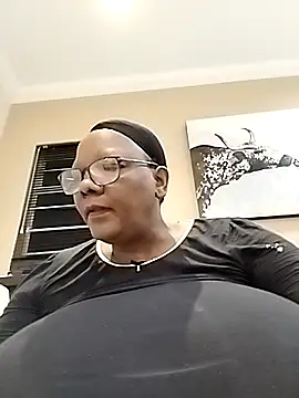 Snapshot of SEXYBOOBSNASS chatting on September 2025 08:43:01 PM SEXYBOOBSNASS online show from September 2025 08:43:01 PM