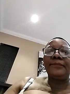 Snapshot of SEXYBOOBSNASS chatting on September 2025 09:18:01 PM SEXYBOOBSNASS online show from September 2025 09:18:01 PM