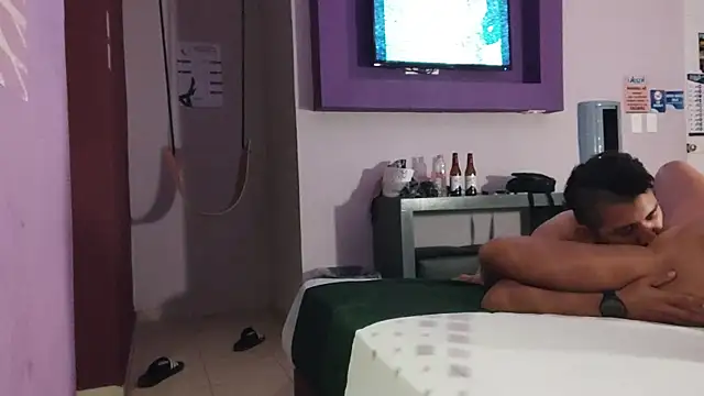 paolaluna03 online show from February 2025 04:10:02 PM