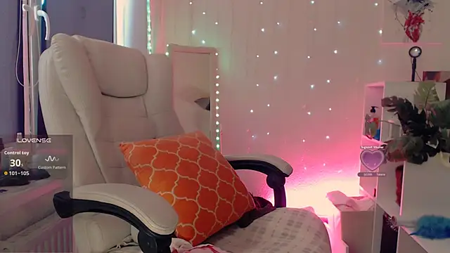 marycum2u online show from April 2026 10:42:02 AM