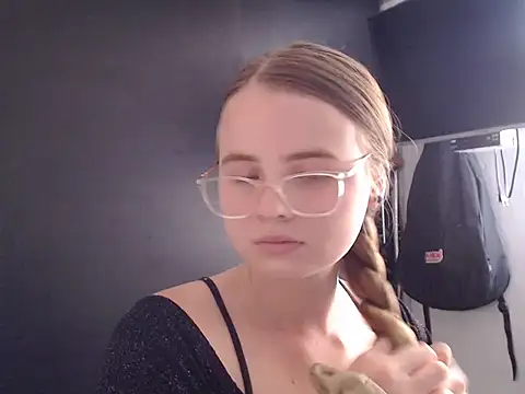 HellenMiyer1111 online show from January 2025 07:16:01 PM