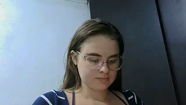 HellenMiyer1111 online show from June 2026 03:44:01 PM
