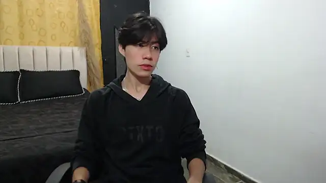 Elio-cam online show from December 2024 08:14:02 AM