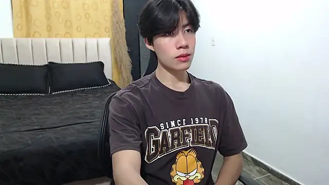 Elio-cam online show from December 2024 08:18:02 AM