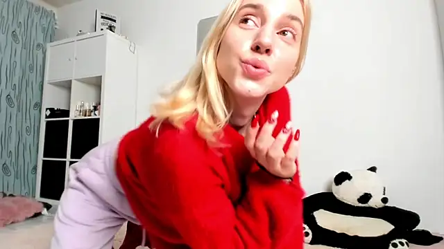 Snapshot of KenzieDawton chatting on December 2024 04:54:02 AM KenzieDawton online show from December 2024 04:54:02 AM