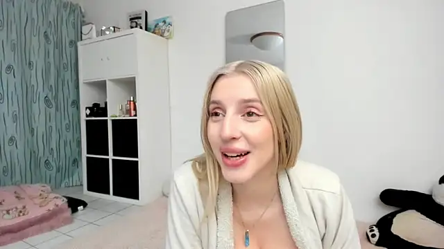 KenzieDawton online show from May 2026 04:28:01 PM