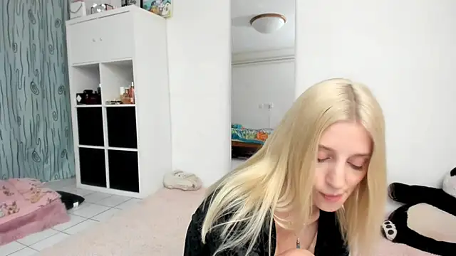 KenzieDawton online show from May 2026 04:24:01 PM