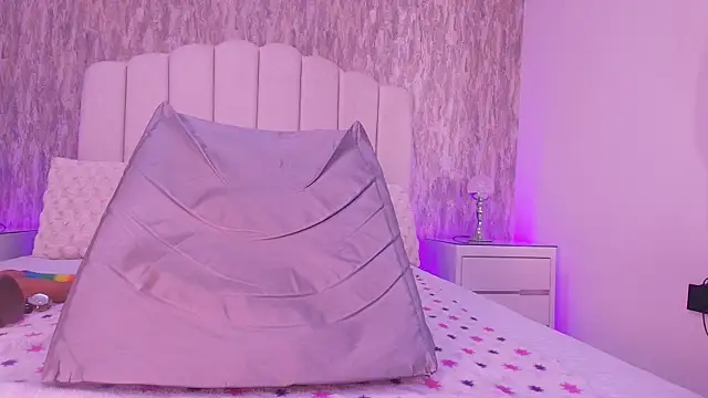 raven lilith  online show from April 2026 03:18:01 AM