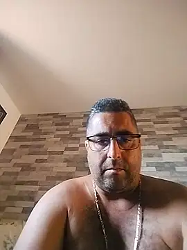 ADRIAN ADI40 online show from May 2026 01:07:02 PM