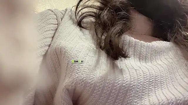 Snapshot of Tw_Zoella chatting on March 2025 07:17:01 PM Tw Zoella online show from March 2025 07:17:01 PM