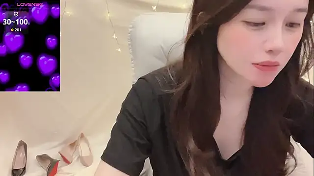 Snapshot of Tw_Zoella chatting on May 2026 04:33:02 PM Tw Zoella online show from May 2026 04:33:02 PM