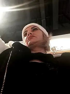 Snapshot of JennyOMay chatting on December 2024 05:18:02 AM JennyOMay online show from December 2024 05:18:02 AM