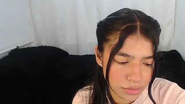 Snapshot of Liz_Galactic chatting on December 2024 07:00:02 PM Liz Galactic online show from December 2024 07:00:02 PM