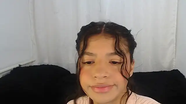 Snapshot of Liz_Galactic chatting on December 2024 06:41:02 PM Liz Galactic online show from December 2024 06:41:02 PM