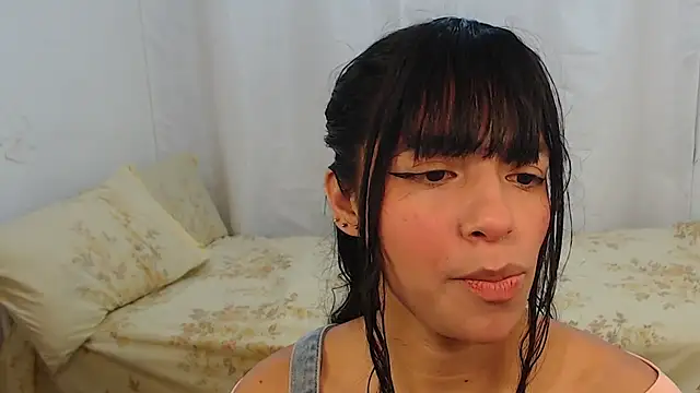 Snapshot of Liz_Galactic chatting on December 2025 07:41:02 PM Liz Galactic online show from December 2025 07:41:02 PM