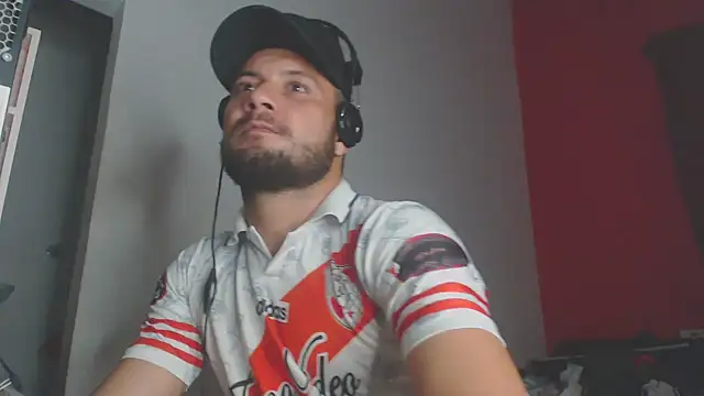 Snapshot of body_x29 chatting on February 2025 08:44:02 AM body x29 online show from February 2025 08:44:02 AM