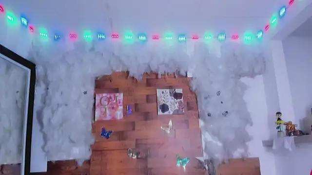 Snapshot of kelly_thomson chatting on February 2025 10:37:02 PM kelly thomson online show from February 2025 10:37:02 PM