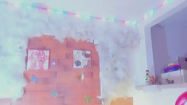 Snapshot of kelly_thomson chatting on February 2025 03:05:01 PM kelly thomson online show from February 2025 03:05:01 PM