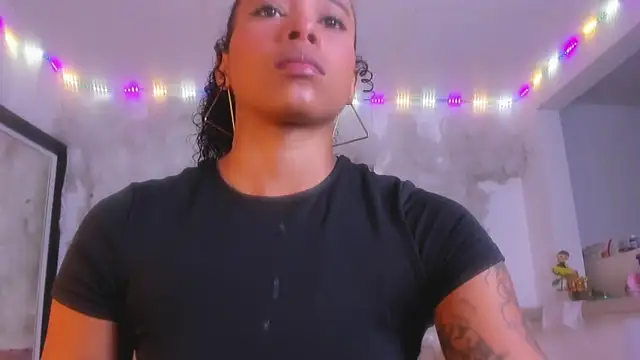 Snapshot of kelly_thomson chatting on March 2025 10:17:01 PM kelly thomson online show from March 2025 10:17:01 PM