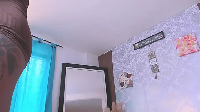 Snapshot of kelly_thomson chatting on September 2025 07:36:01 PM kelly thomson online show from September 2025 07:36:01 PM