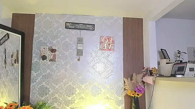 Snapshot of kelly_thomson chatting on September 2025 10:24:02 PM kelly thomson online show from September 2025 10:24:02 PM