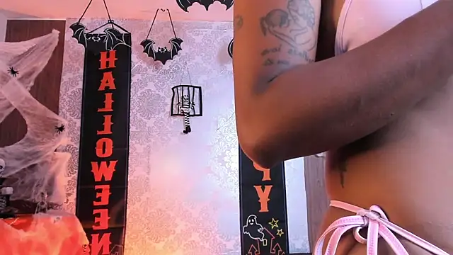 Snapshot of kelly_thomson chatting on October 2025 11:13:01 PM kelly thomson online show from October 2025 11:13:01 PM