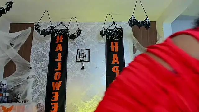 Snapshot of kelly_thomson chatting on October 2025 10:53:02 PM kelly thomson online show from October 2025 10:53:02 PM