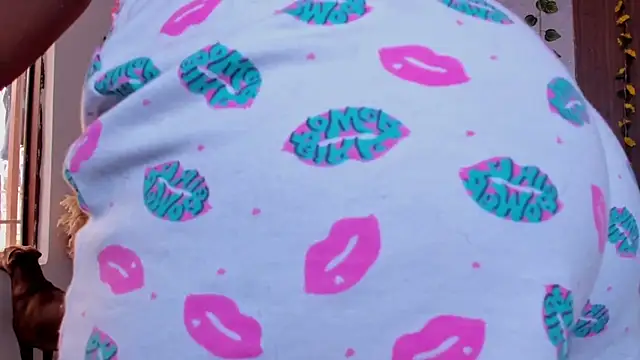 Snapshot of kelly_thomson chatting on February 2026 02:32:01 PM kelly thomson online show from February 2026 02:32:01 PM