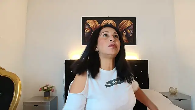 Shanon mature online show from June 2026 07:35:02 PM