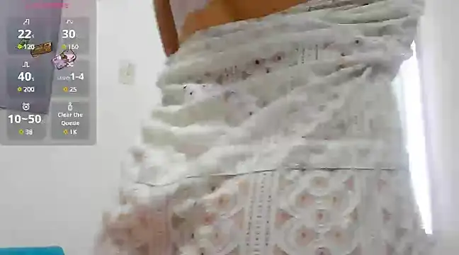 Snapshot of izzy_cum chatting on February 2025 03:20:02 PM izzy cum online show from February 2025 03:20:02 PM