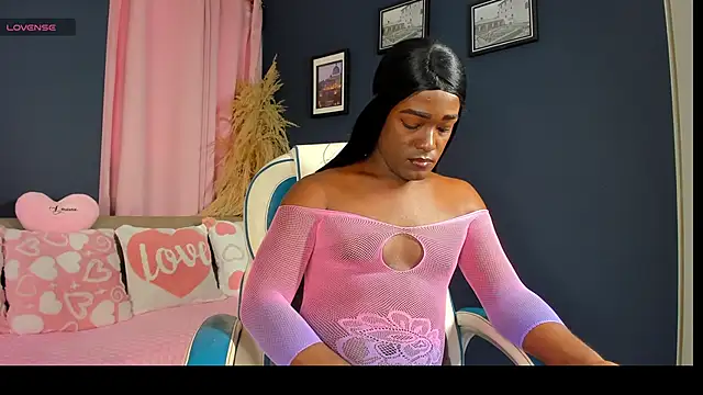 SammyGirlTS online show from June 2026 12:17:01 PM