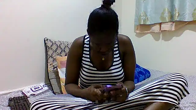 sweetelle09 online show from May 2026 06:57:02 PM