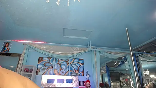 ADRIANNA FOX online show from September 2025 08:24:01 AM