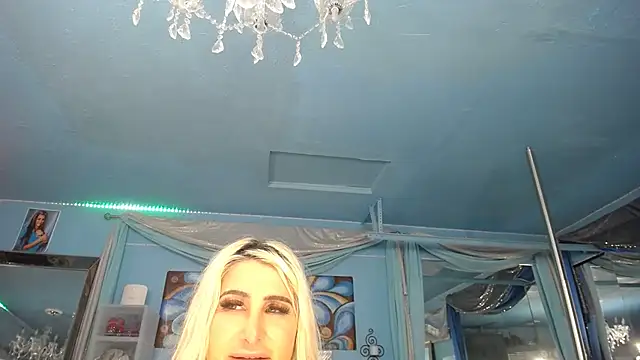 ADRIANNA FOX online show from April 2026 04:46:02 AM