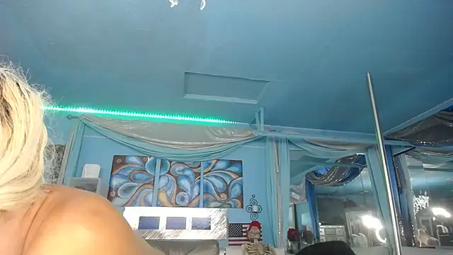 ADRIANNA FOX online show from June 2026 07:21:02 AM