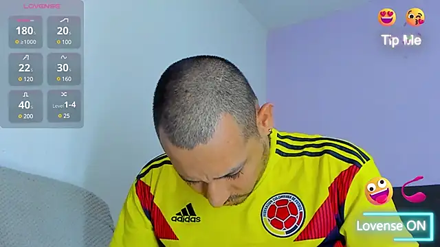 jhonyalzate2 online show from December 2024 01:18:01 AM