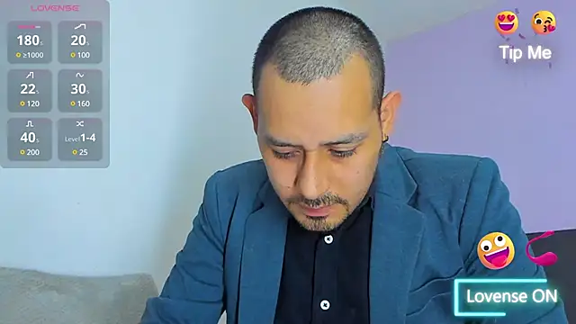 jhonyalzate2 online show from December 2024 02:21:02 AM